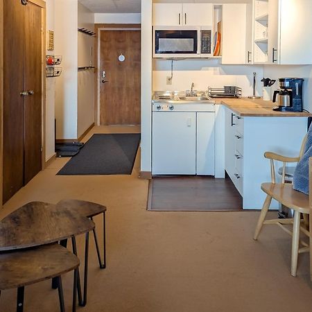 Moguls 813 Hotel Big White Ski Resort ภายนอก รูปภาพ