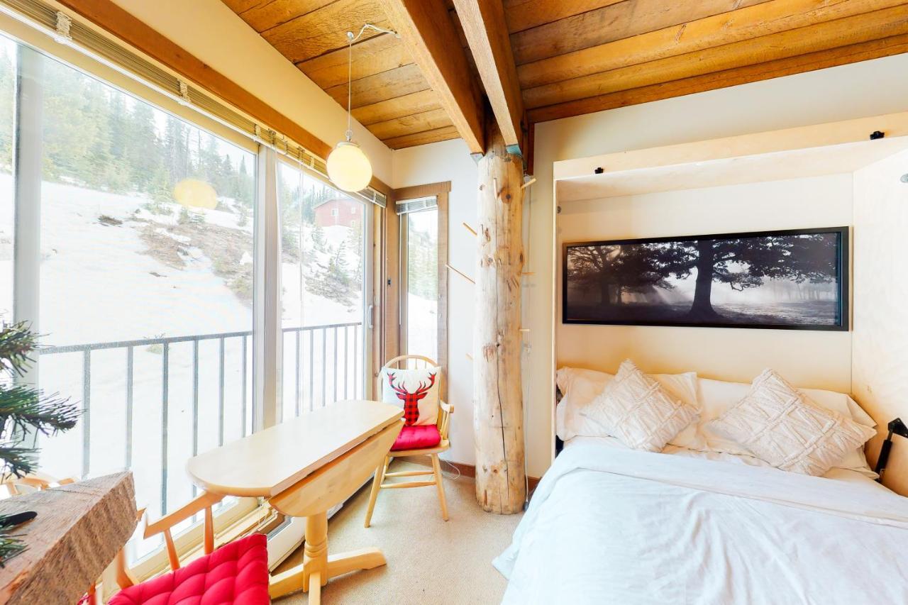 Moguls 813 Hotel Big White Ski Resort ภายนอก รูปภาพ